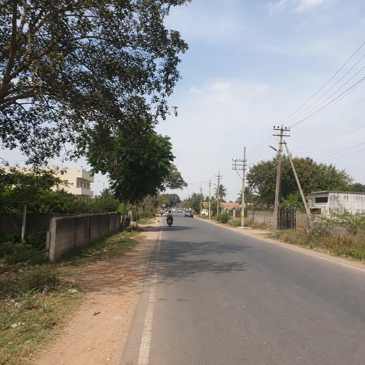Soukya Road streetscape at Thirumalashettyhalli, the two-lane Hope Farm to Chikka Tirupathi axis in East Bengaluru Soukya Road streetscape at Thirumalashettyhalli, the two-lane Hope Farm to Chikka Tirupathi axis in East Bengaluru